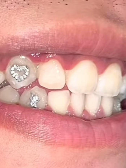 999 Silver Zircon Heart Tooth Gem